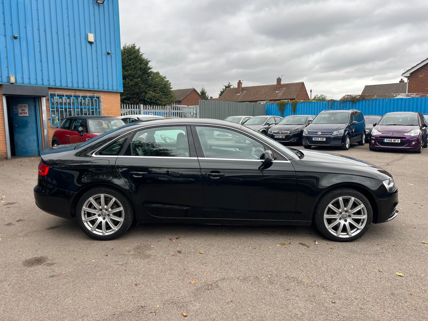 Used Audi A4 2015 for sale - 75756910: Photo 2