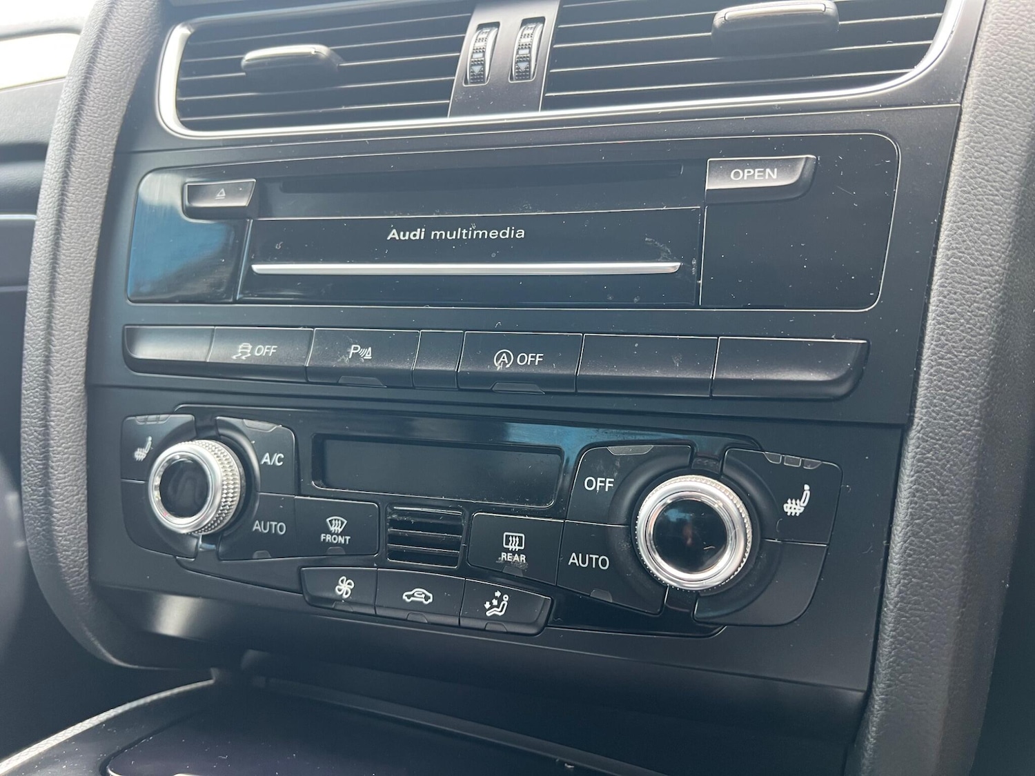 Used Audi A4 2015 for sale - 75756910: Photo 24