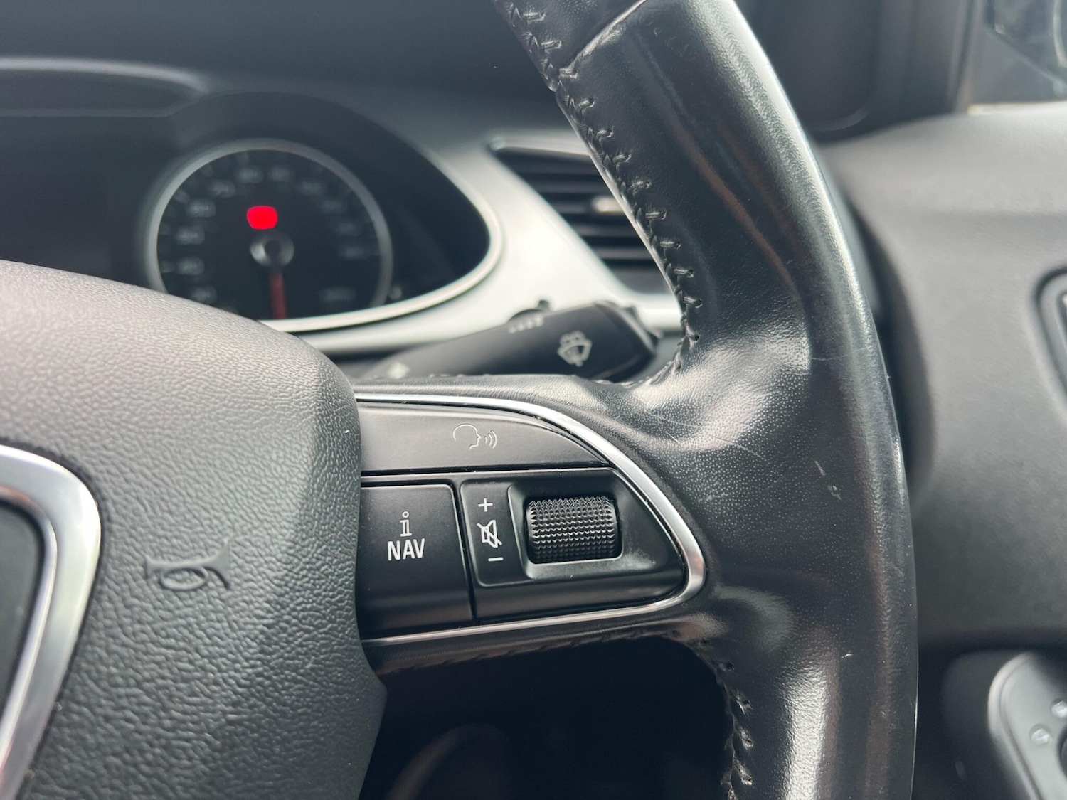 Used Audi A4 2015 for sale - 75756910: Photo 26