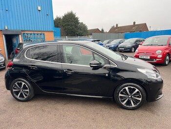 Used Peugeot 208 2019 for sale - 77784471: Photo
