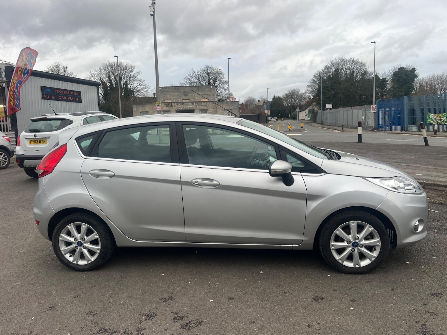 Used Ford Fiesta 2011 for sale - 77647023: Photo 2