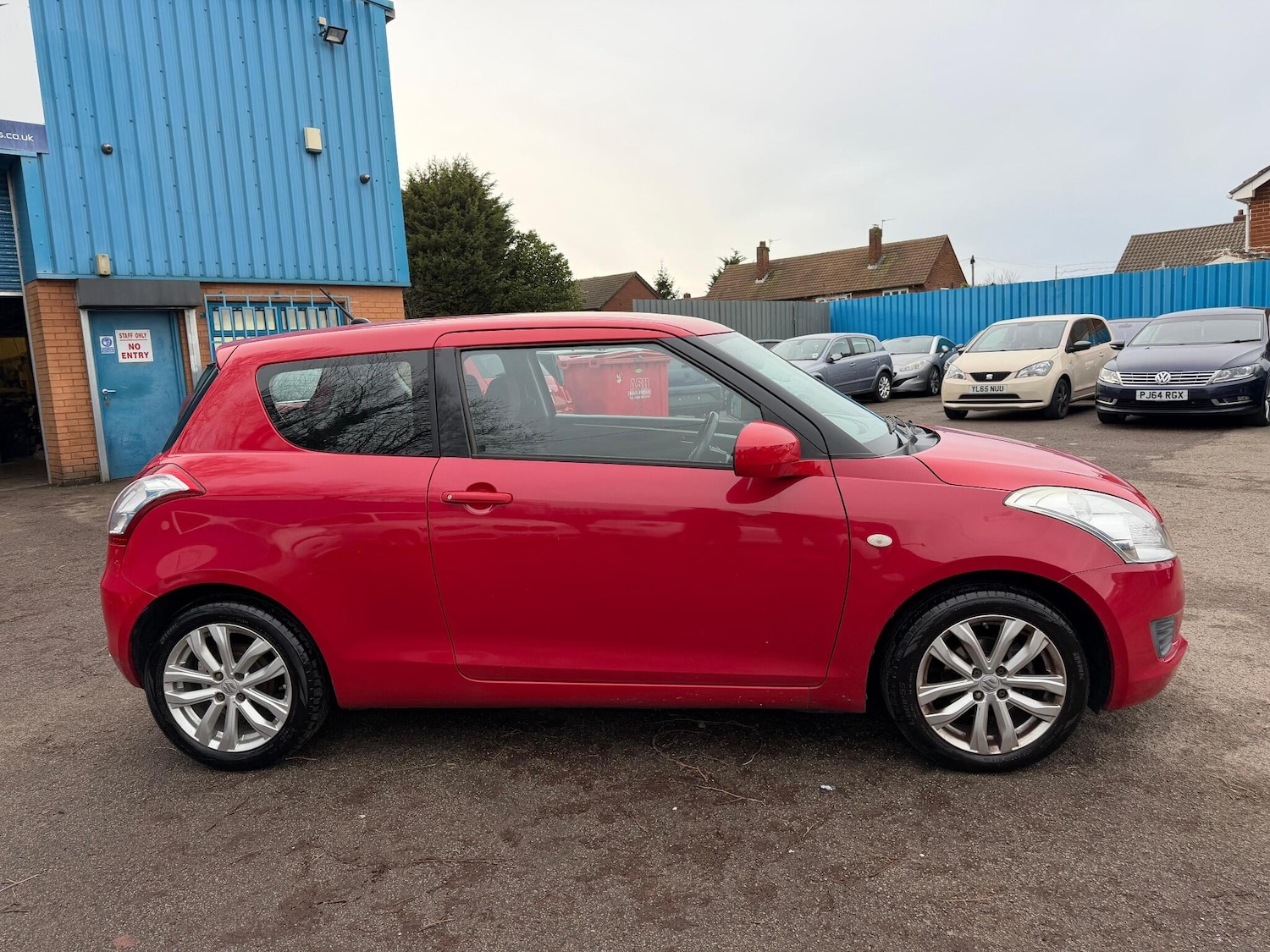 Used Suzuki Swift 2012 for sale - 77331476: Photo 2
