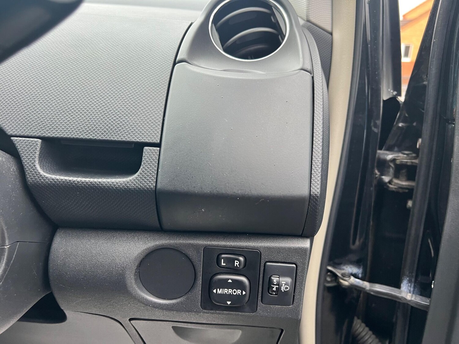 Used Toyota Yaris for sale - 77538320: Photo 21