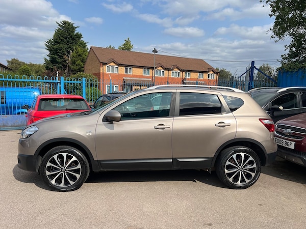 Used Nissan Qashqai 2011 for sale - 75553309: Photo 2