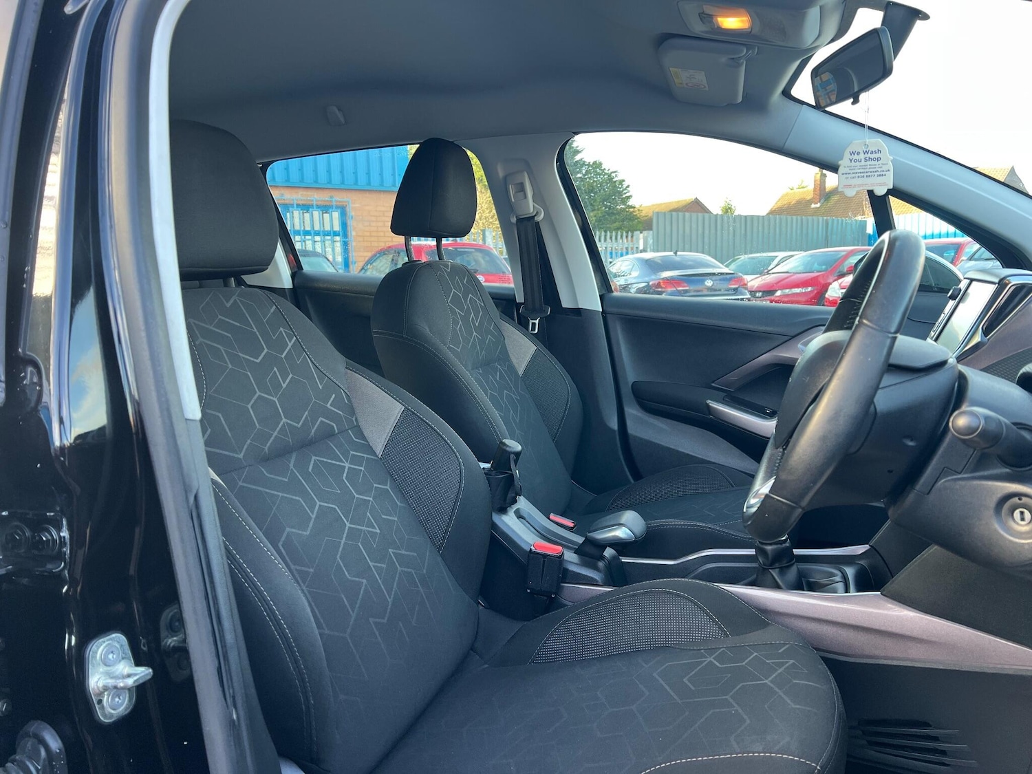 Used Peugeot 2008 2015 for sale - 76899637: Photo 11