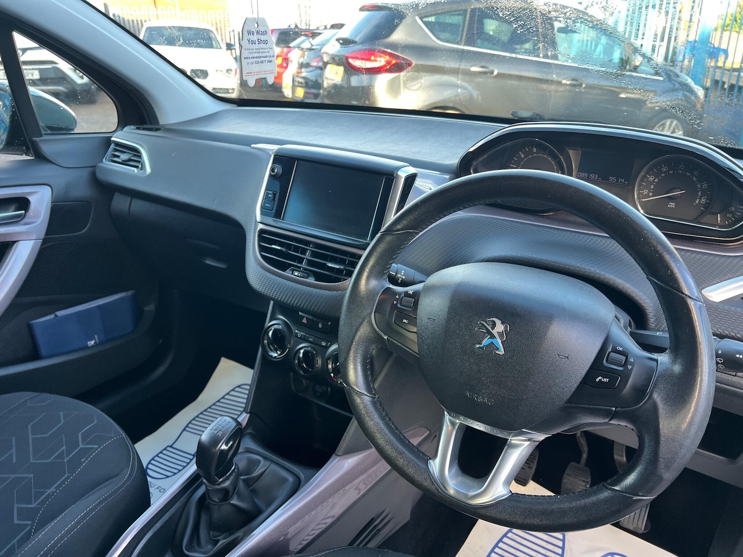 Used Peugeot 2008 2015 for sale - 76899637: Photo 12