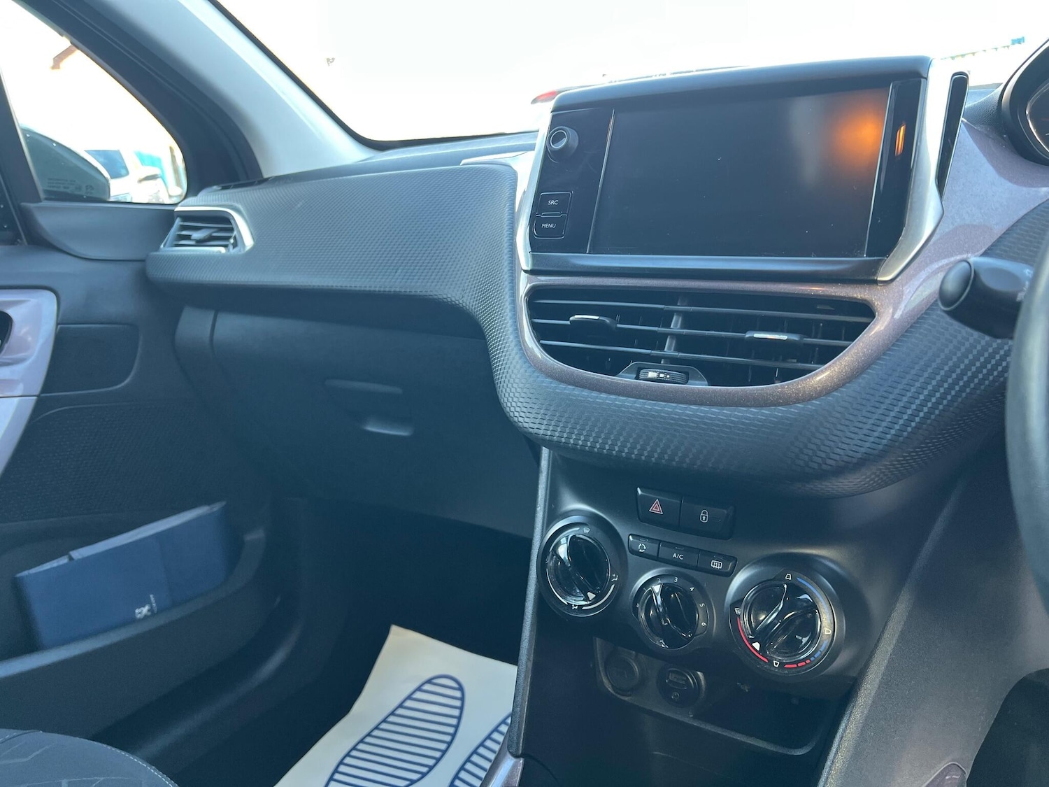 Used Peugeot 2008 2015 for sale - 76899637: Photo 14