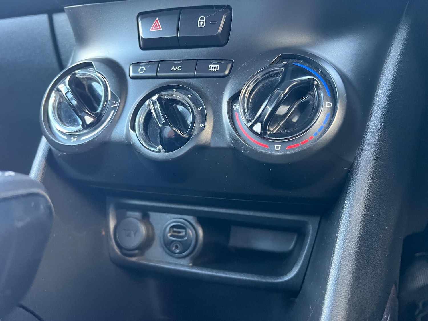 Used Peugeot 2008 2015 for sale - 76899637: Photo 18