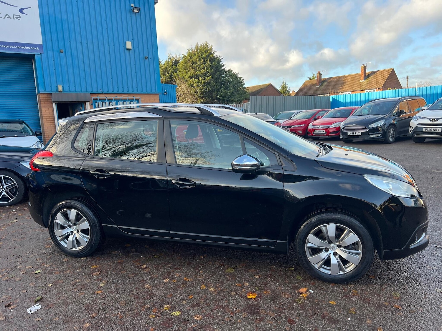 Used Peugeot 2008 2015 for sale - 76899637: Photo 2
