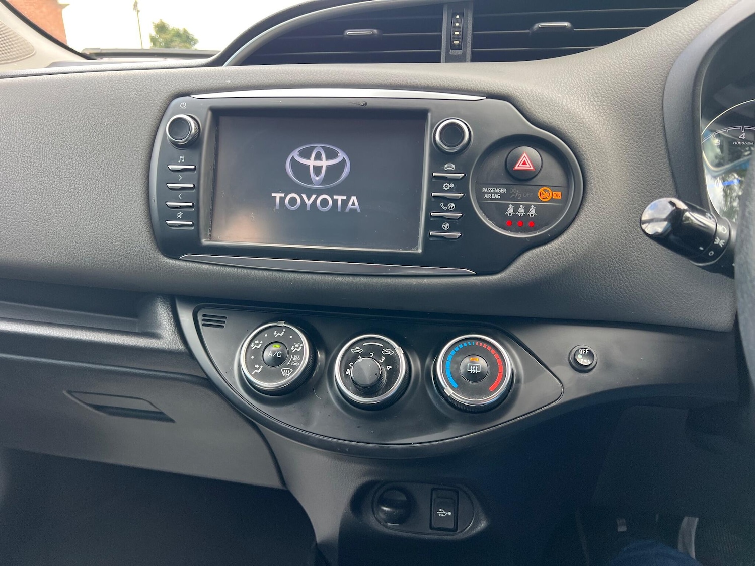 Used Toyota Yaris 2017 for sale - 76283223: Photo 16