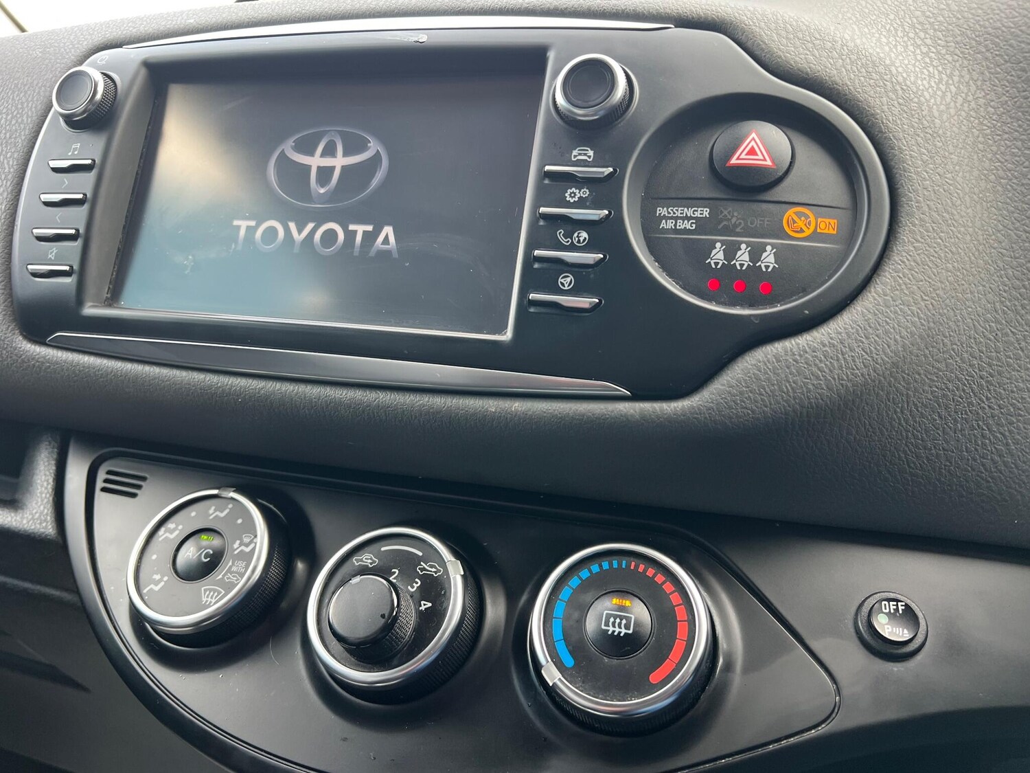 Used Toyota Yaris 2017 for sale - 76283223: Photo 17