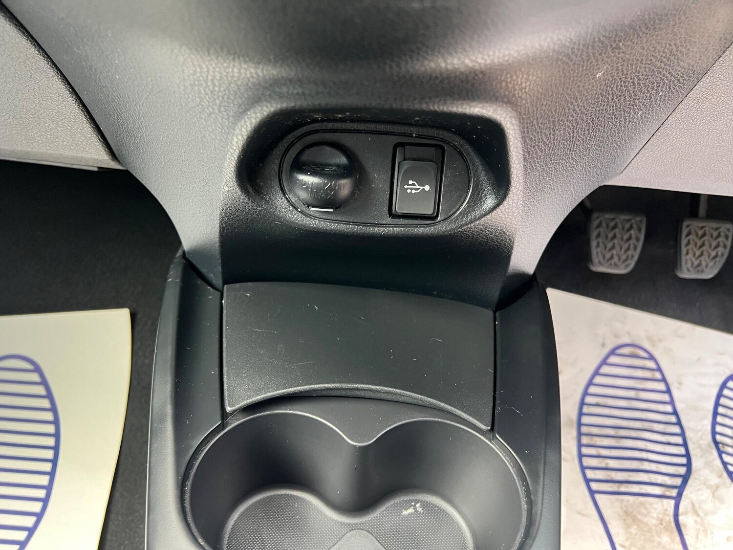 Used Toyota Yaris 2017 for sale - 76283223: Photo 26