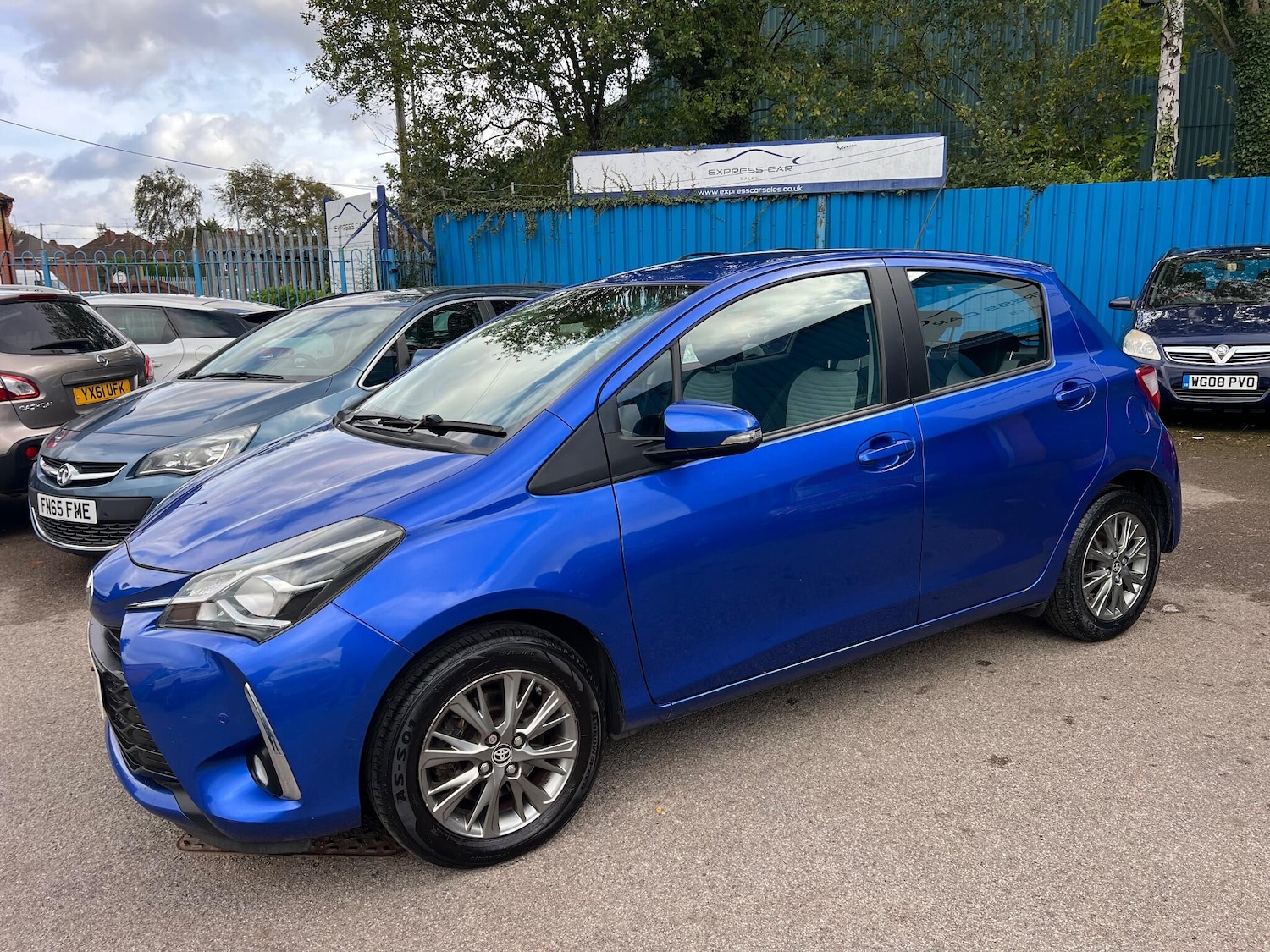 Used Toyota Yaris 2017 for sale - 76283223: Photo 5