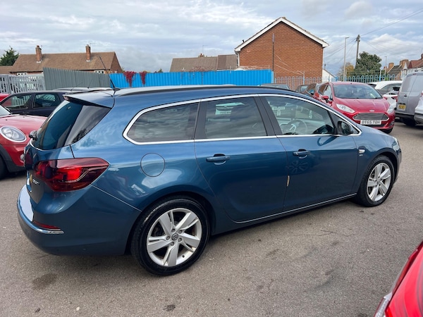 Used Vauxhall Astra 2015 for sale - 76282732: Photo 2