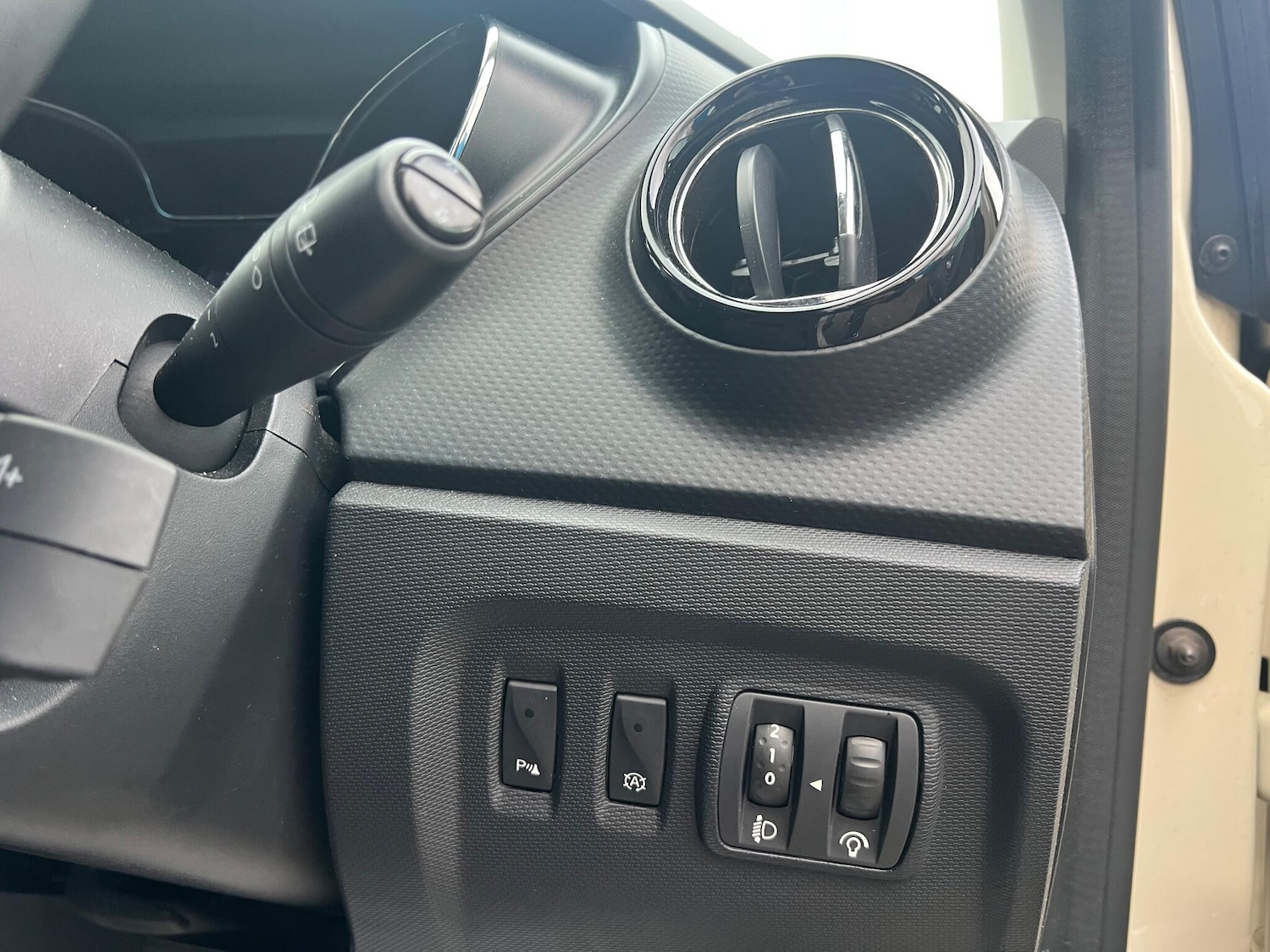 Used Renault Captur 2016 for sale - 77202698: Photo 30