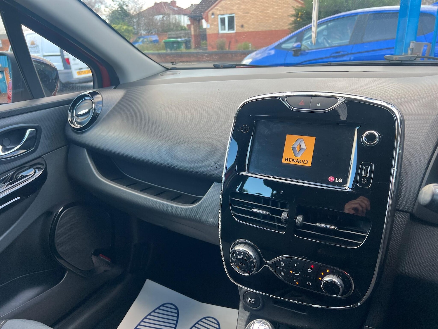 Used Renault Clio 2014 for sale - 76926748: Photo 14