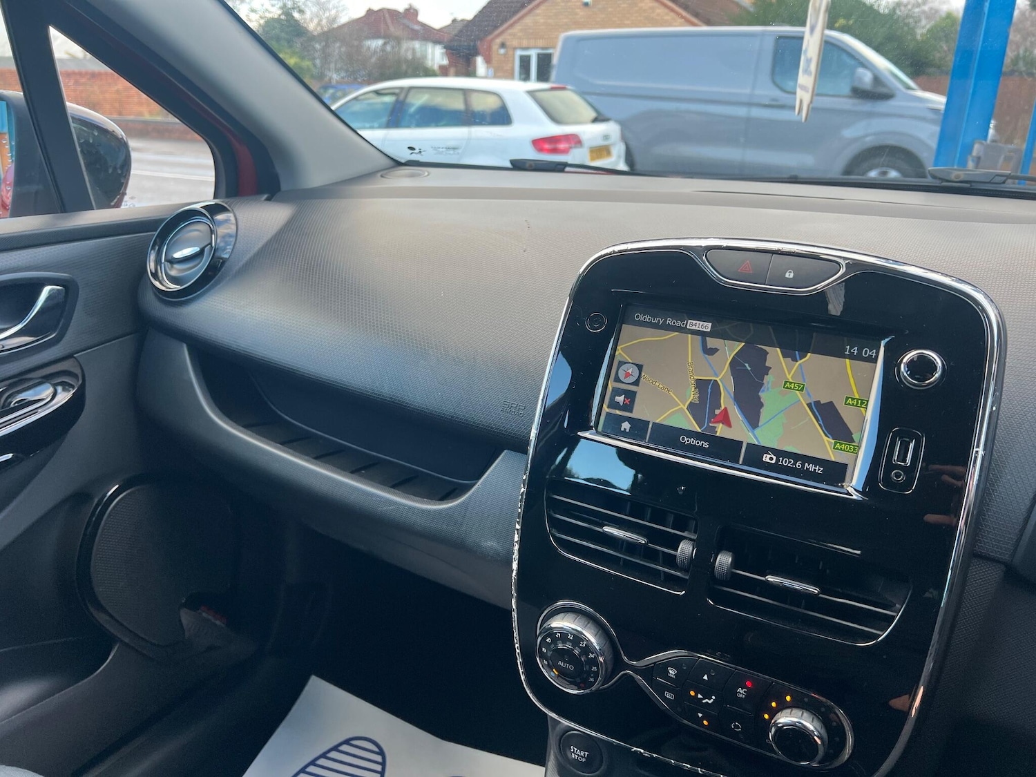 Used Renault Clio 2014 for sale - 76926748: Photo 15