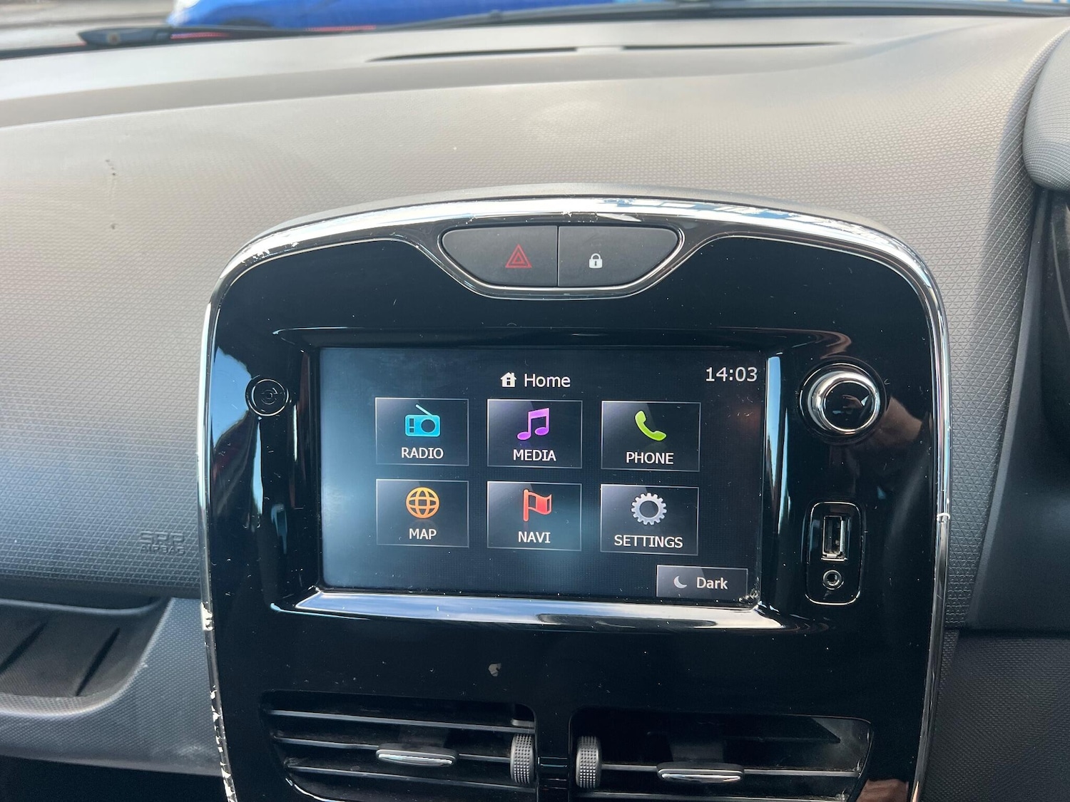 Used Renault Clio 2014 for sale - 76926748: Photo 17