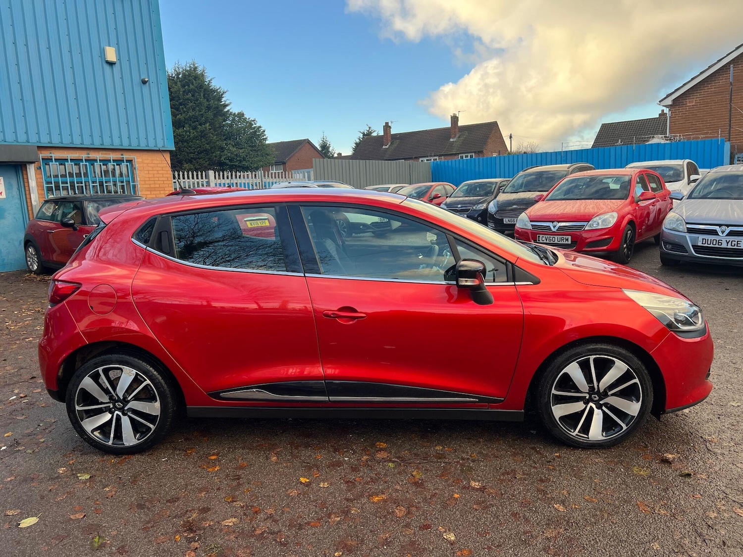 Used Renault Clio 2014 for sale - 76926748: Photo 2