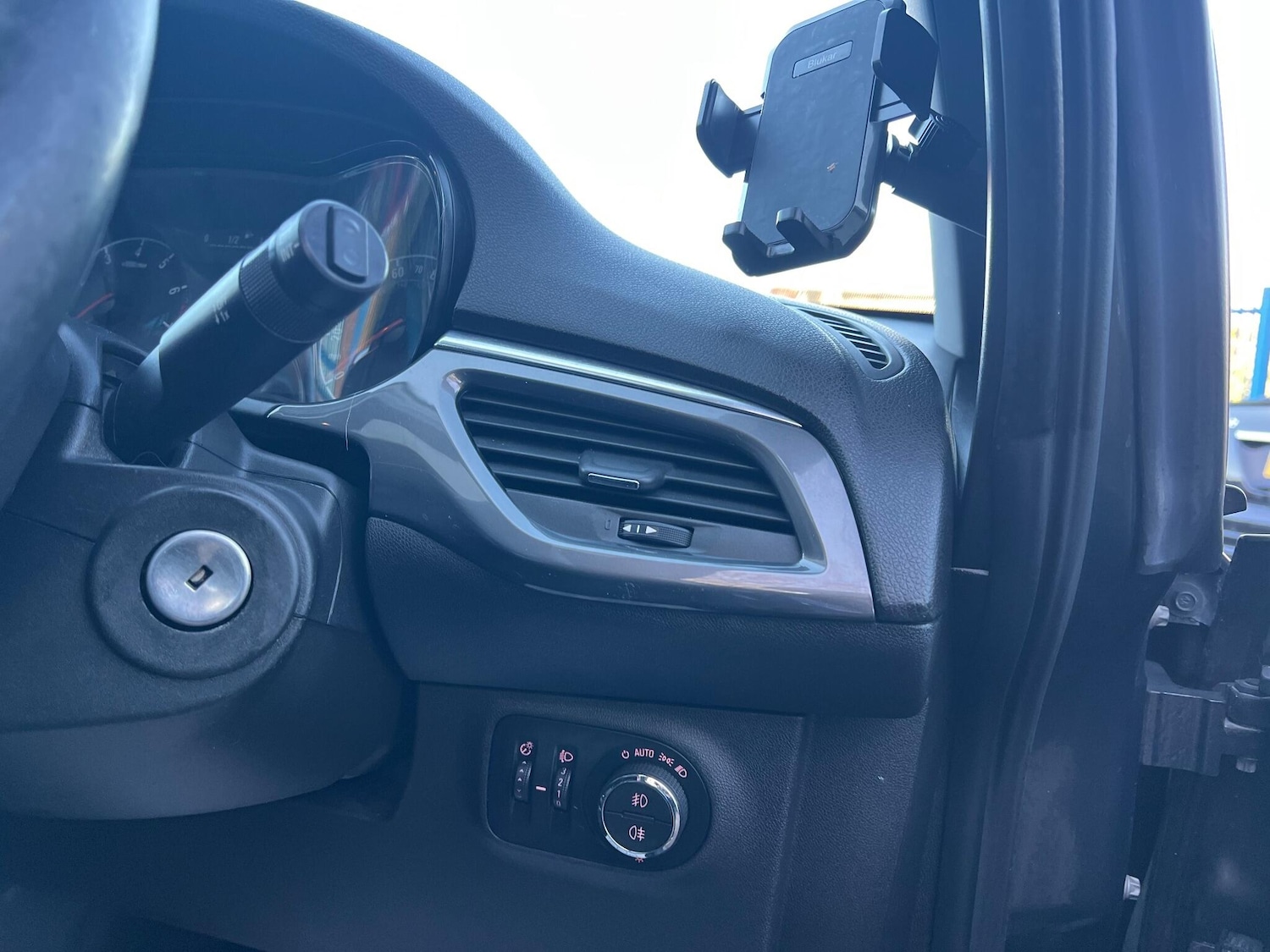 Used Vauxhall Corsa 2015 for sale - 76759584: Photo 19