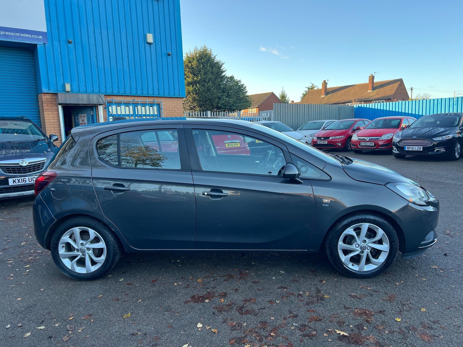 Used Vauxhall Corsa 2015 for sale - 76759584: Photo 2
