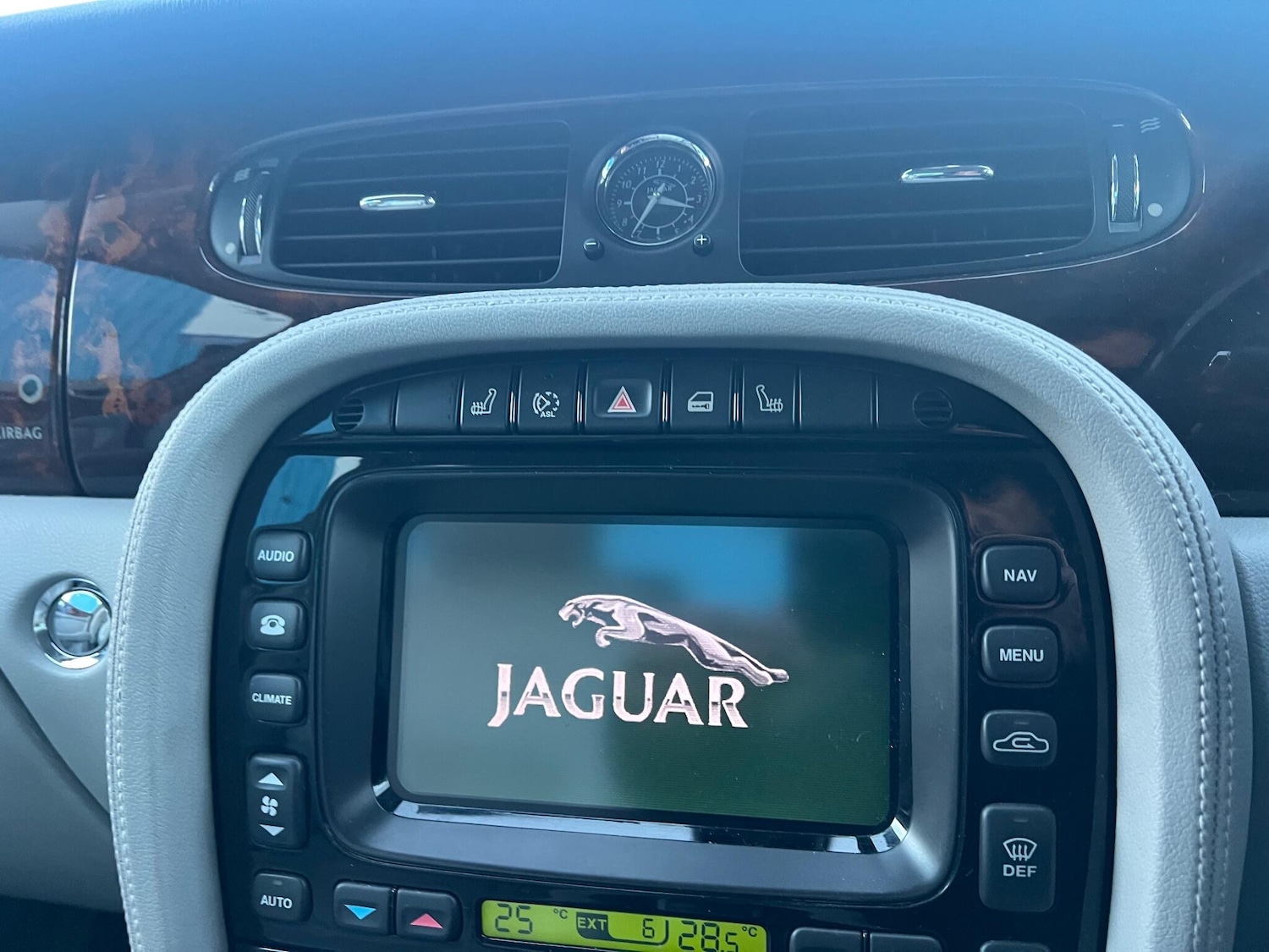 Used Jaguar XJ 2006 for sale - 77143139: Photo 17