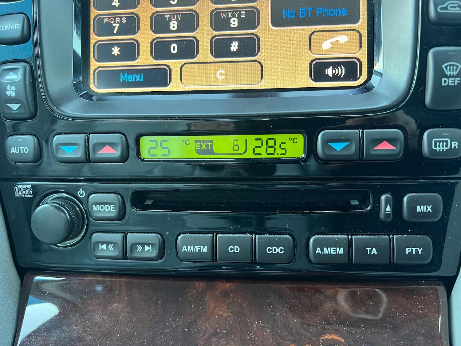 Used Jaguar XJ 2006 for sale - 77143139: Photo 23