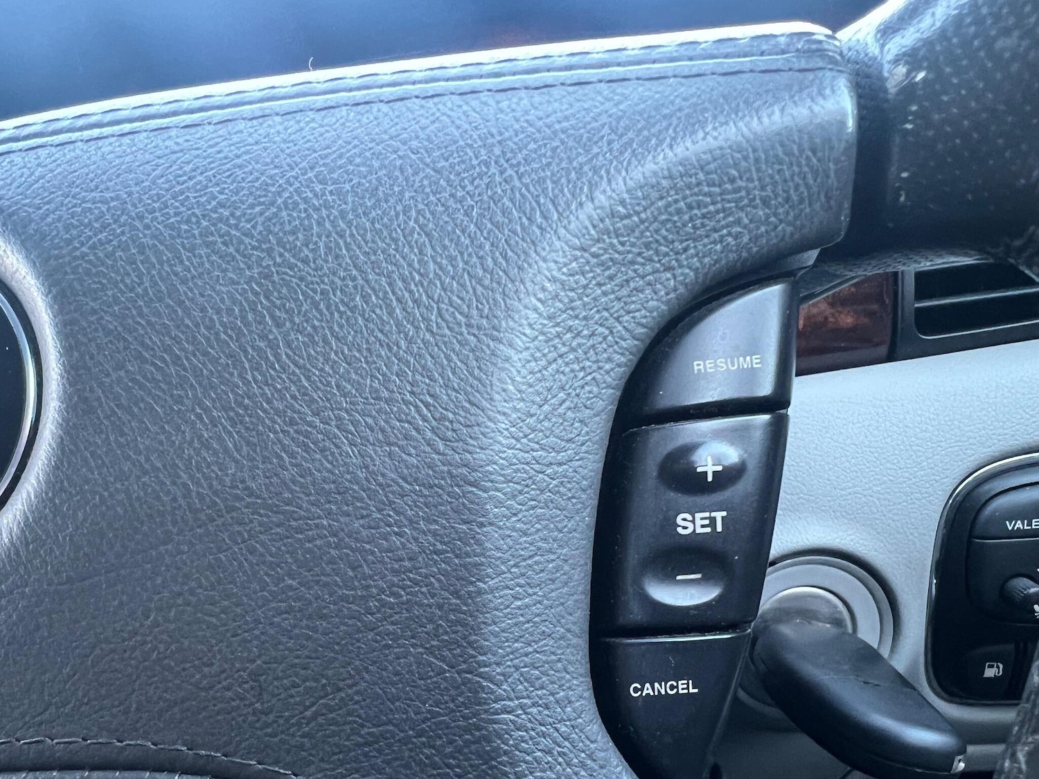 Used Jaguar XJ 2006 for sale - 77143139: Photo 25