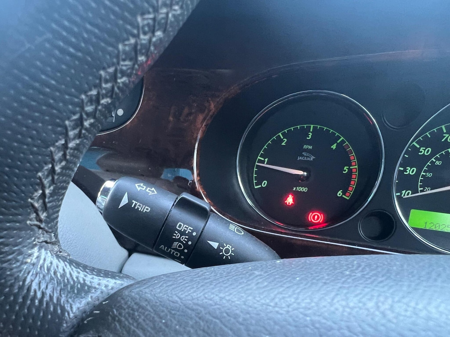 Used Jaguar XJ 2006 for sale - 77143139: Photo 27