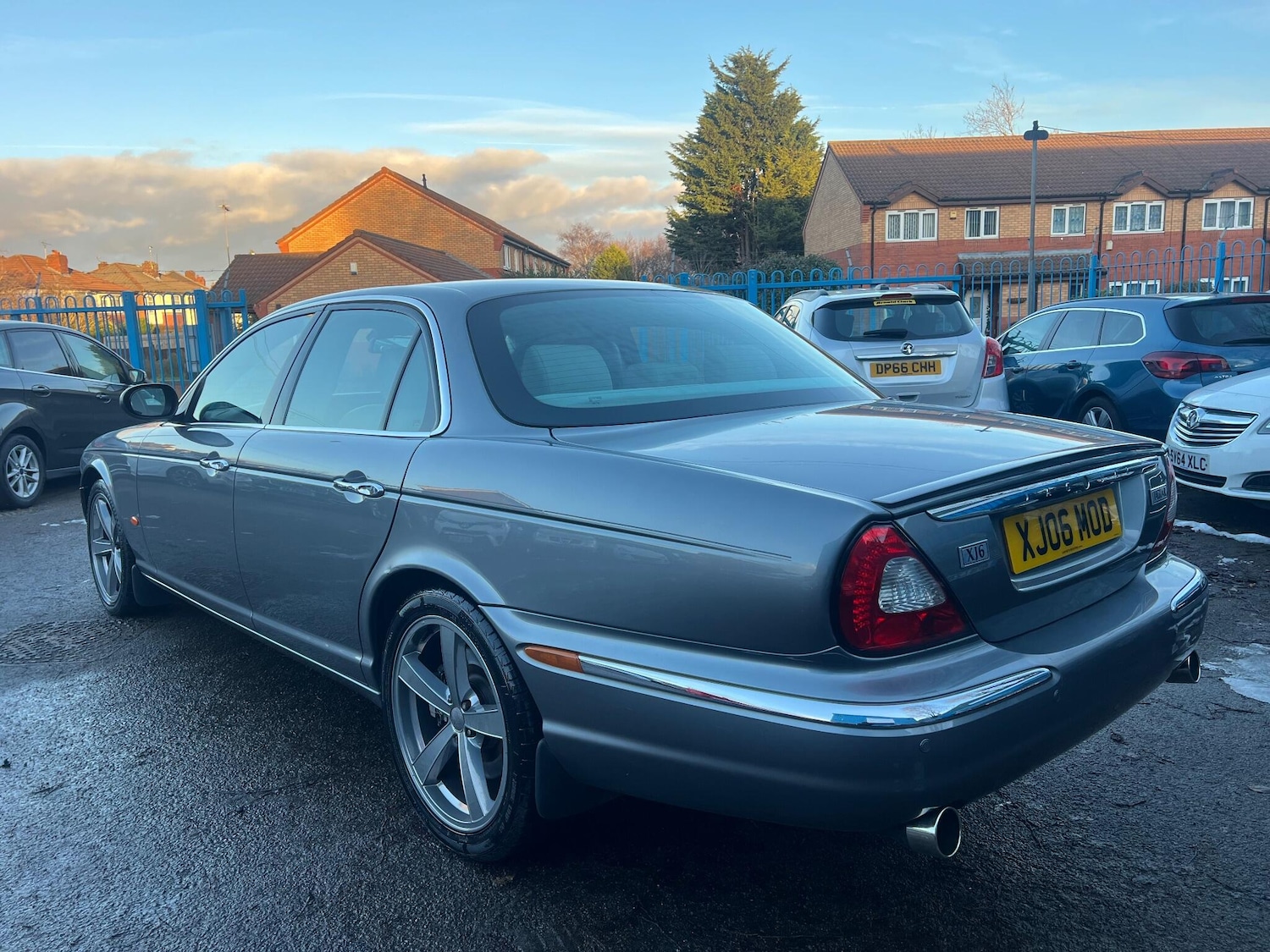 Used Jaguar XJ 2006 for sale - 77143139: Photo 6