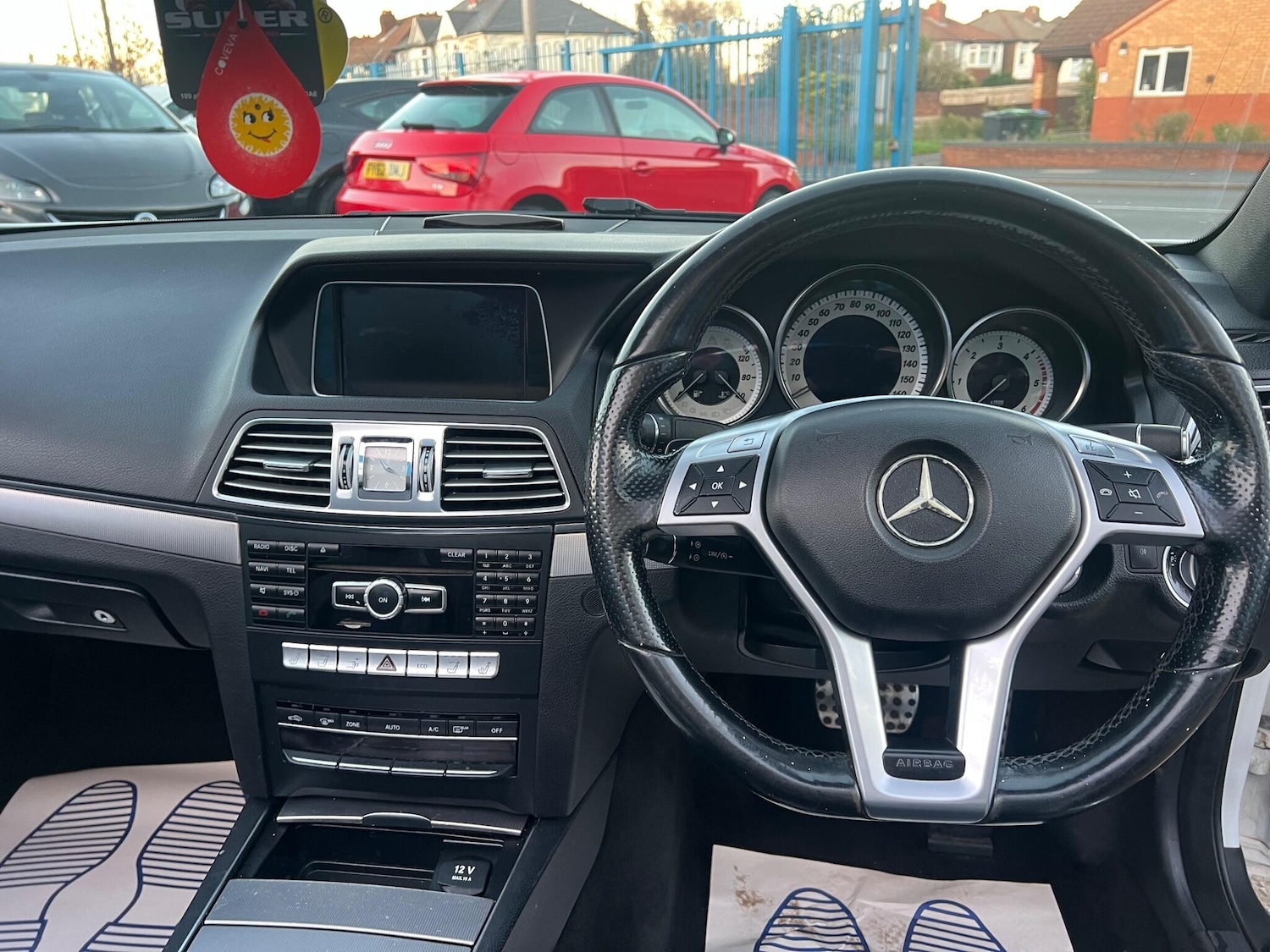 Used Mercedes-Benz E Class 2013 for sale - 76898677: Photo 15