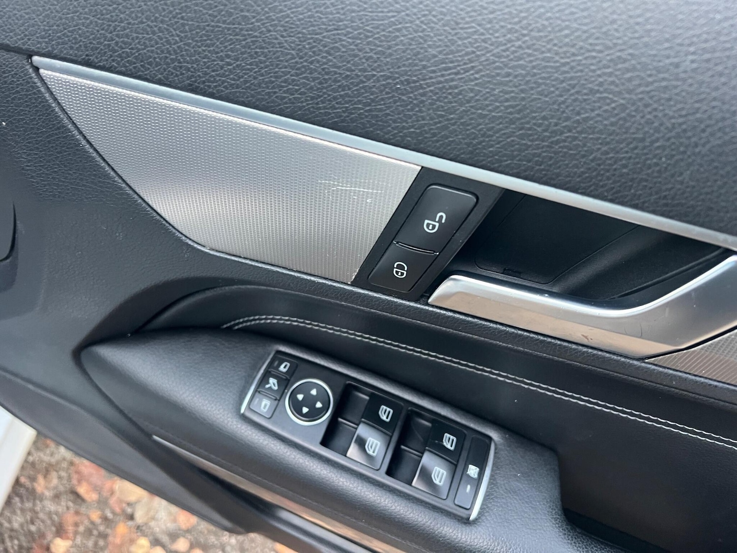 Used Mercedes-Benz E Class 2013 for sale - 76898677: Photo 22