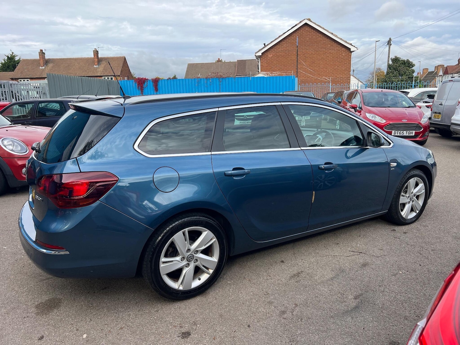 Used Vauxhall Astra 2015 for sale - 76689107: Photo 2