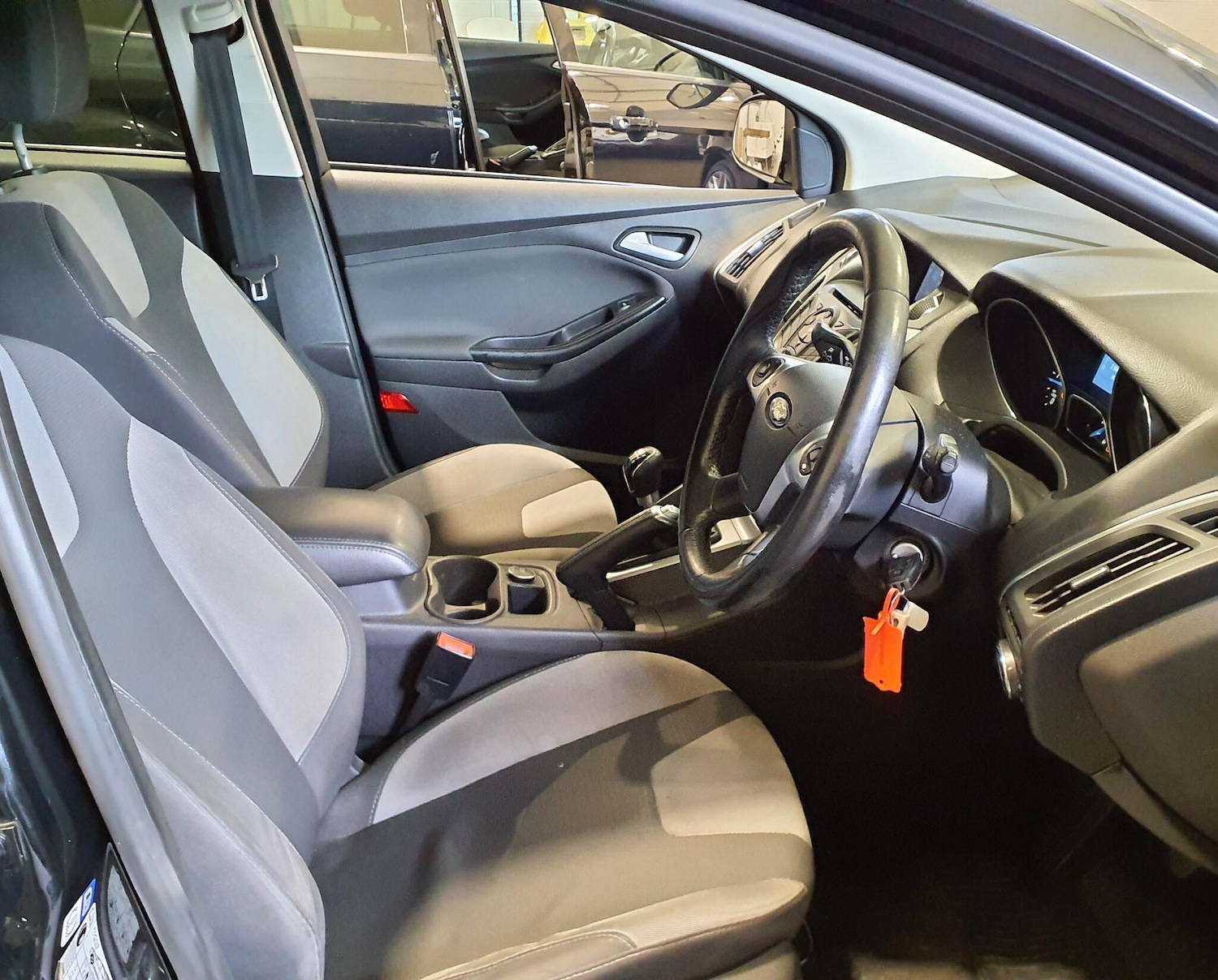 Used Ford Focus for sale - 76485309: Photo 2