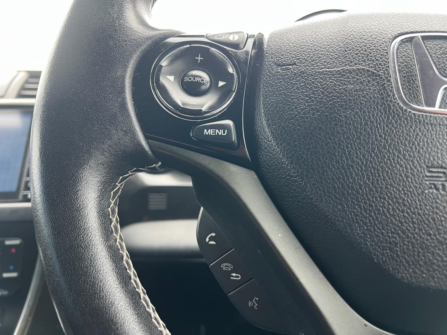 Used Honda Civic 2016 for sale - 77344811: Photo 32