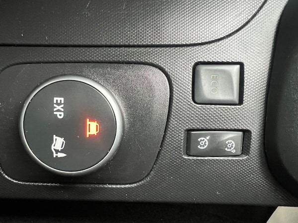 Used Renault Captur 2015 for sale - 75449324: Photo 25