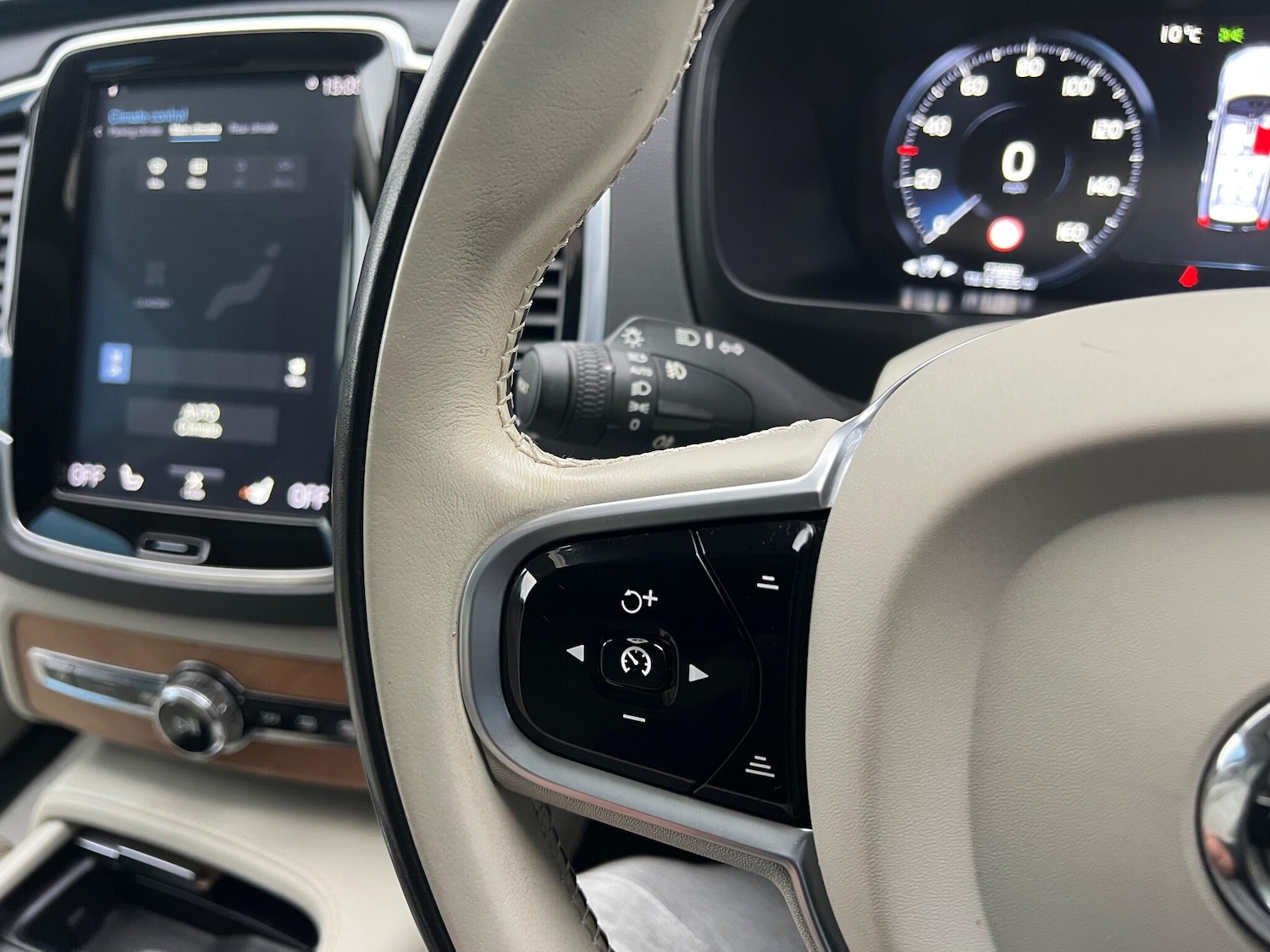 Used Volvo XC90 2018 for sale - 76538557: Photo 35