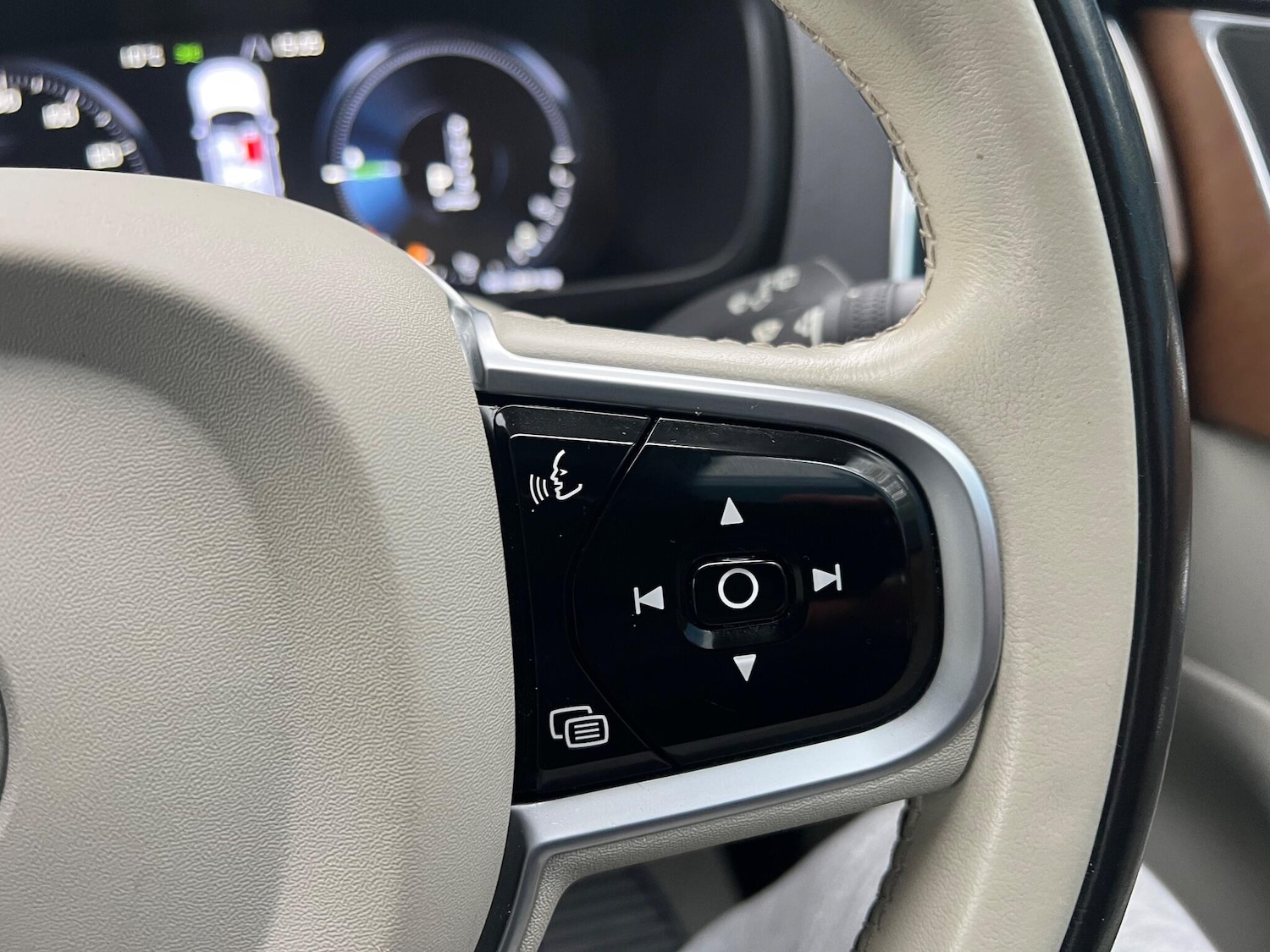 Used Volvo XC90 2018 for sale - 76538557: Photo 36