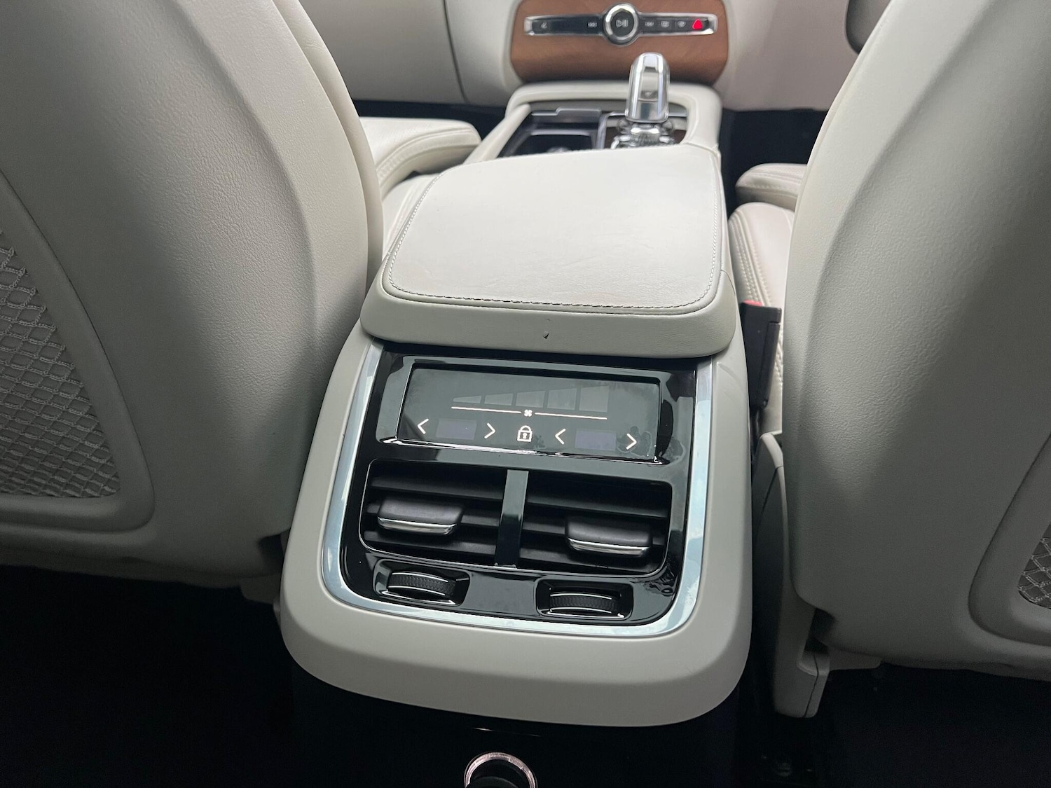 Used Volvo XC90 2018 for sale - 76538557: Photo 37