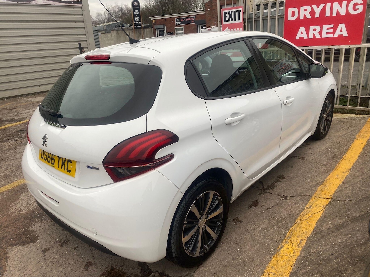 Used Peugeot 208 2016 for sale - 77626271: Photo 3
