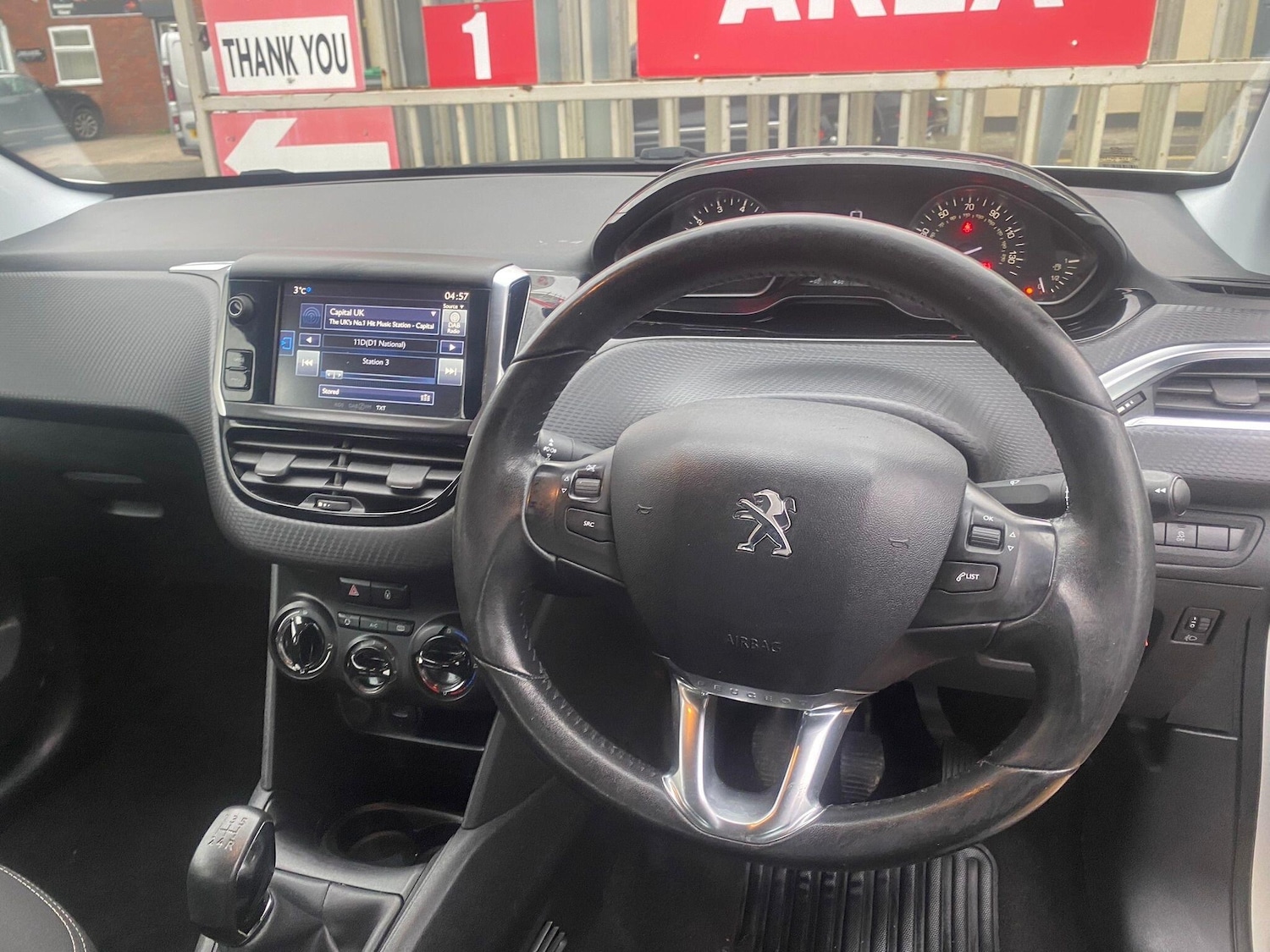 Used Peugeot 208 2016 for sale - 77626271: Photo 8