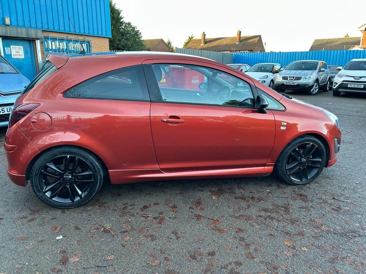 Used Vauxhall Corsa 2012 for sale - 77067056: Photo 2
