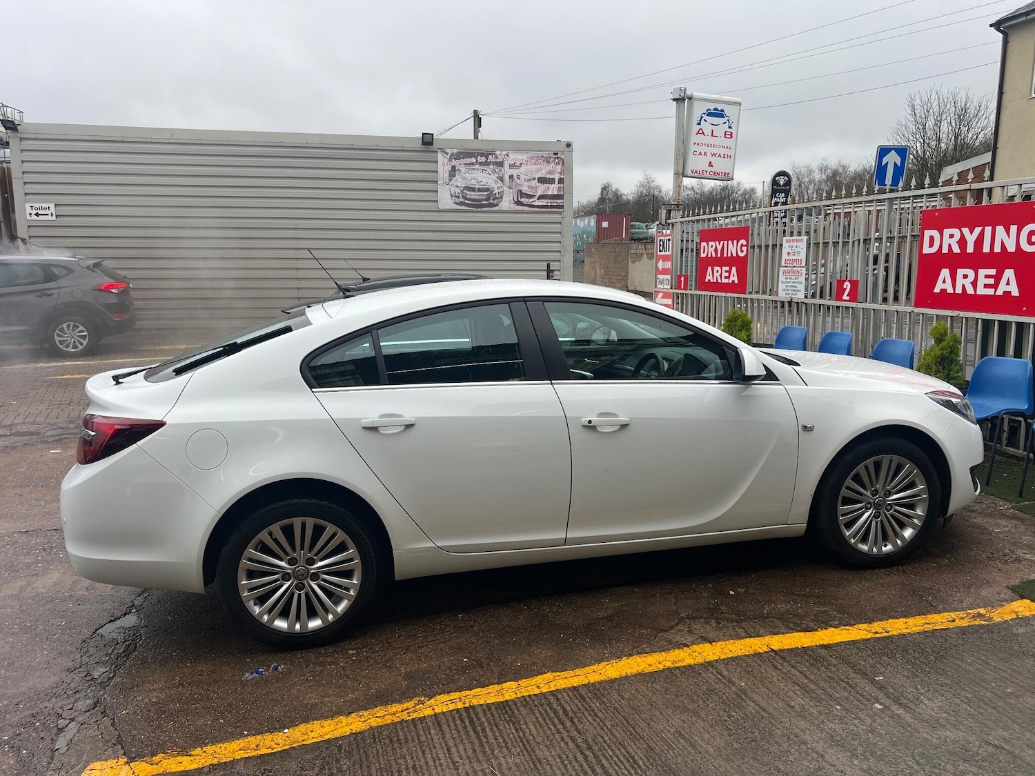 Used Vauxhall Insignia 2014 for sale - 77400428: Photo 2
