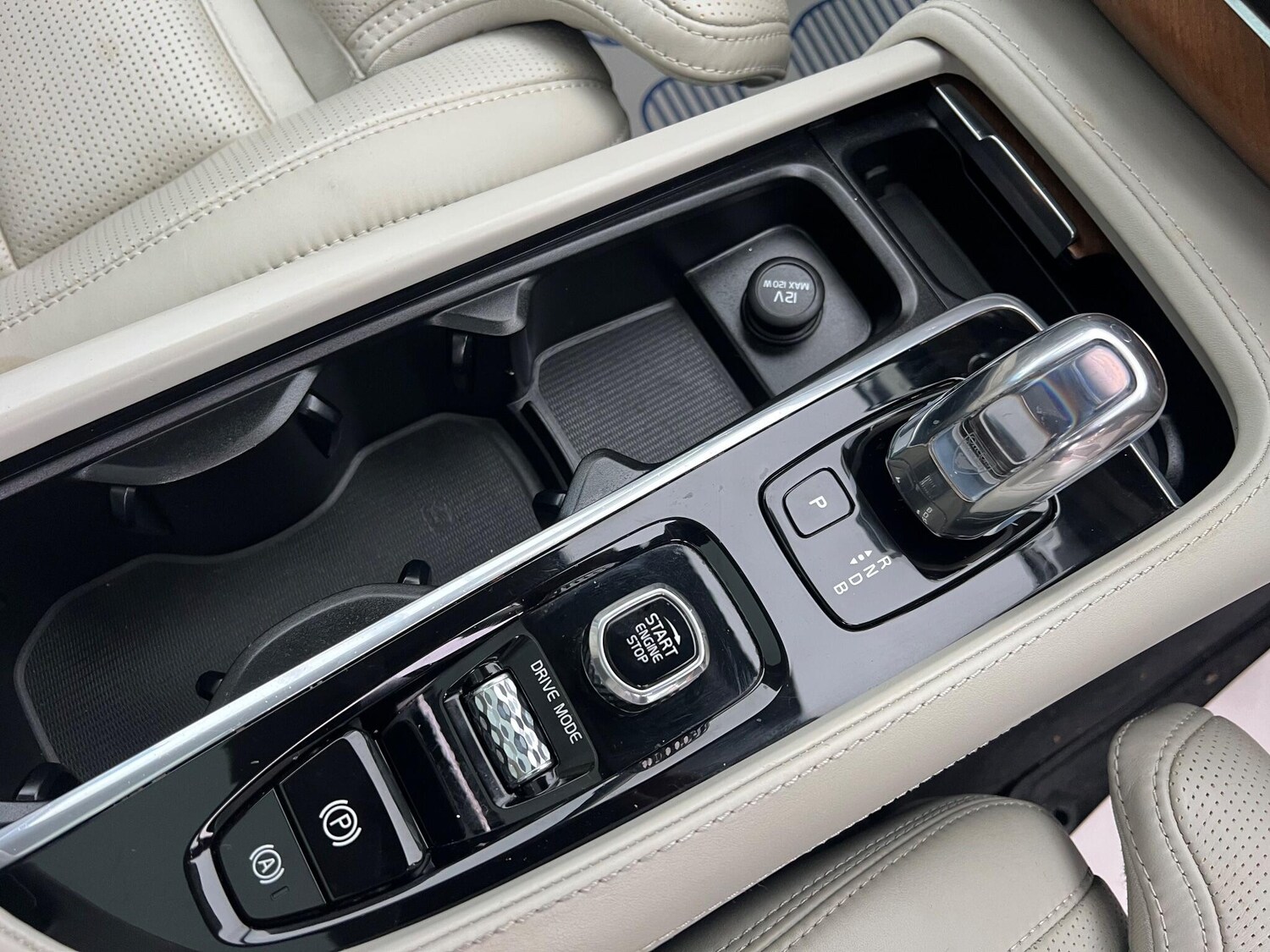 Used Volvo XC90 for sale - 77191393: Photo 22