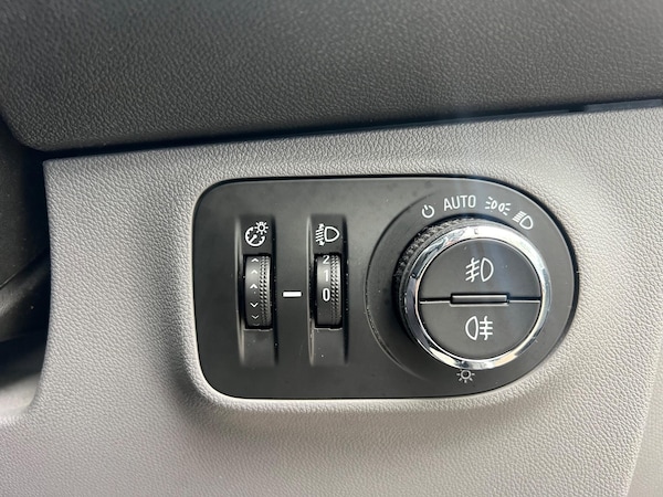 Used Vauxhall Corsa 2015 for sale - 76123127: Photo 27