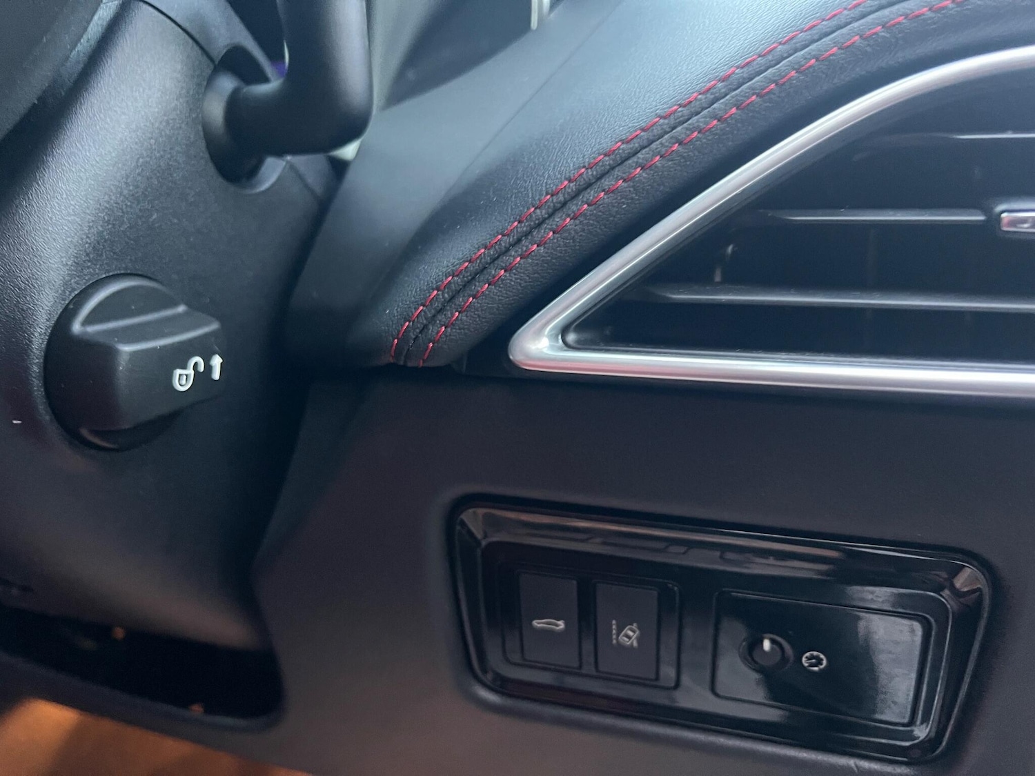 Used Jaguar XE 2015 for sale - 76572600: Photo 20