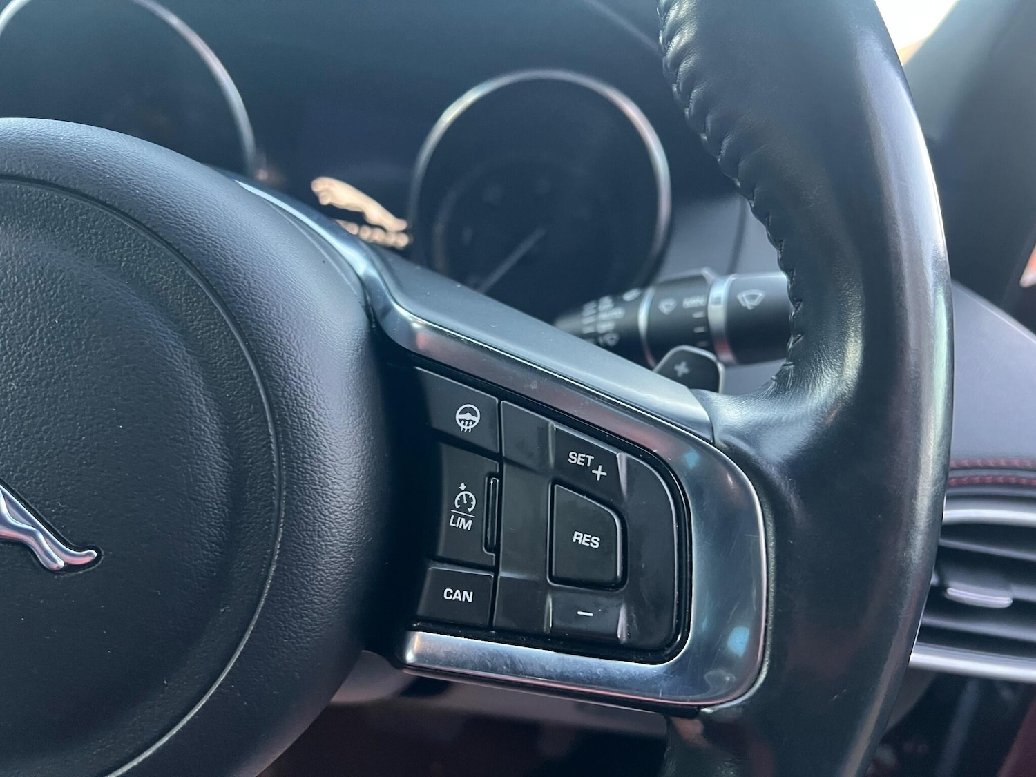 Used Jaguar XE 2015 for sale - 76572600: Photo 22