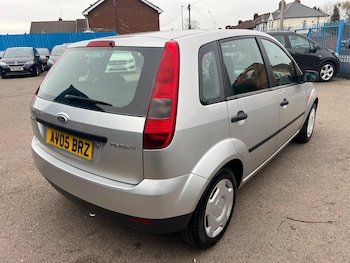 Used Ford Fiesta 2005 for sale - 77982601: Photo