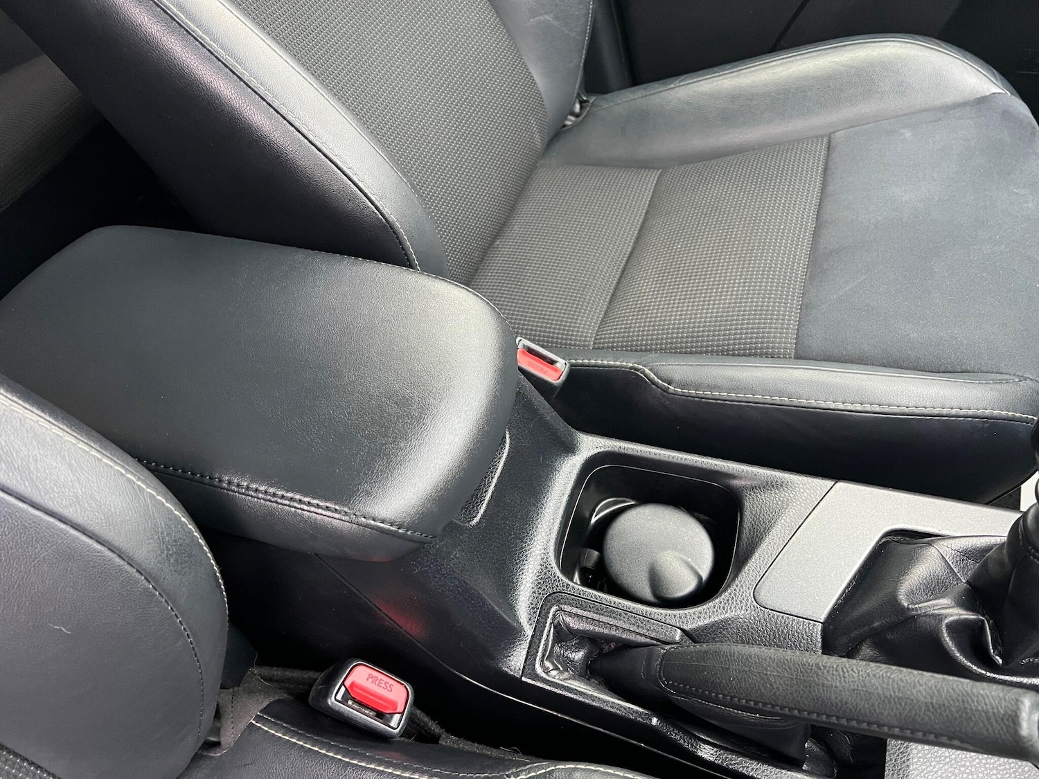 Used Toyota RAV4 2016 for sale - 77166419: Photo 23