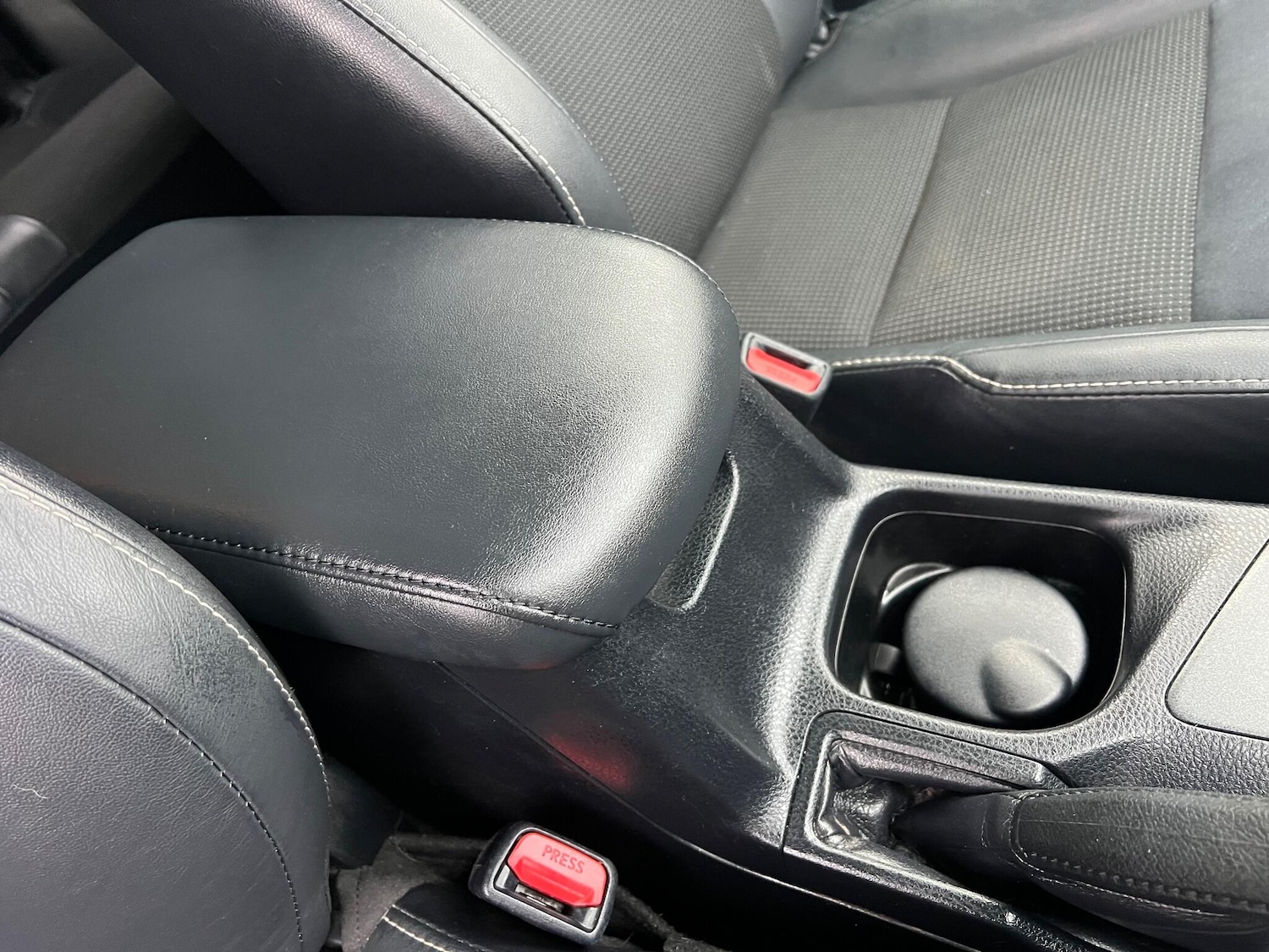 Used Toyota RAV4 2016 for sale - 77166419: Photo 24